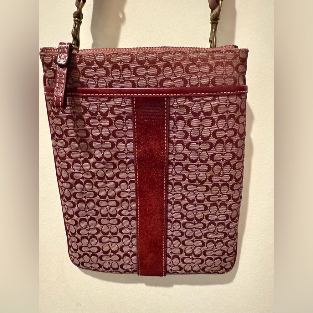 Coach burgendy crossbody